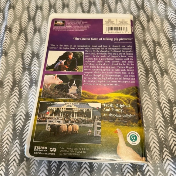 Babe VHS Tape with Colorful Cover - Picture 2 of 3